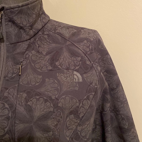 The North Face women’s  floral soft shell jacket  XL - Picture 4 of 16